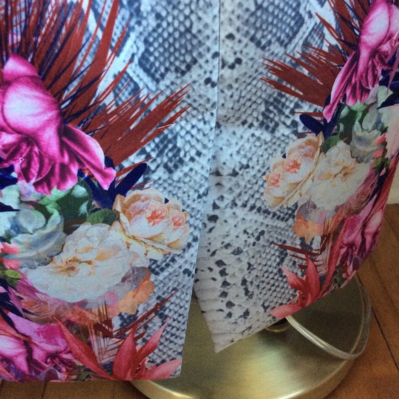 Stunning Camilla and Marc *VECTOR* Dress - Picture 5 of 8